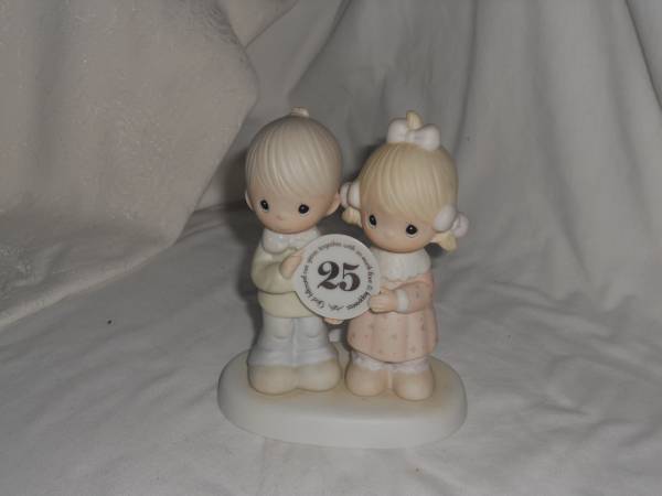 PRECIOUS MOMENTS 25th ANNIVERSARY STATUE 1