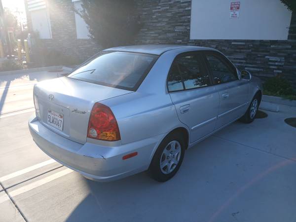 2005 Hyundai Accent ahorrador de gasolina funciona excelente - $2,999 (concord / pleasant hill / martinez)63613871908481124