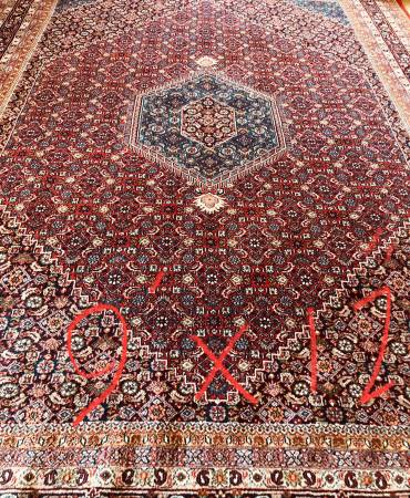 Persian hand knotted wool rug 9 ft X 12ft 1