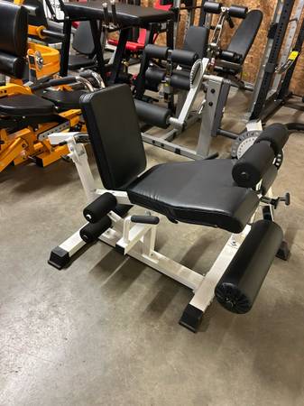 Yukon leg extension/ curl 1