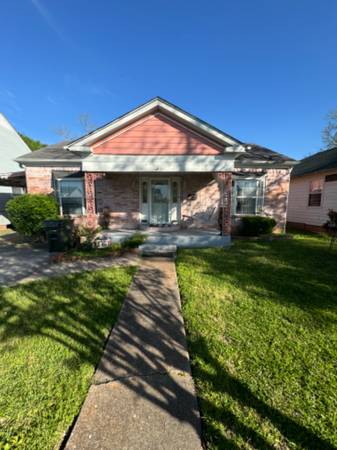 $1650.00 / 4br - 1728ft2 - Charming 4 Bed/2 Bath Single Family Home in Port Arthur, TX - Availabl64036372114435122