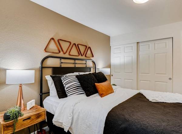 $1,775 / 2br - 892ft2 - Comparte con un amigo o mantenlo todo para ti (sin juicios) (Clackamas, OR)63831683109891121