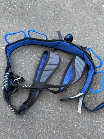 Arnés de escalada - $20 (Wallingford)63436034566531122