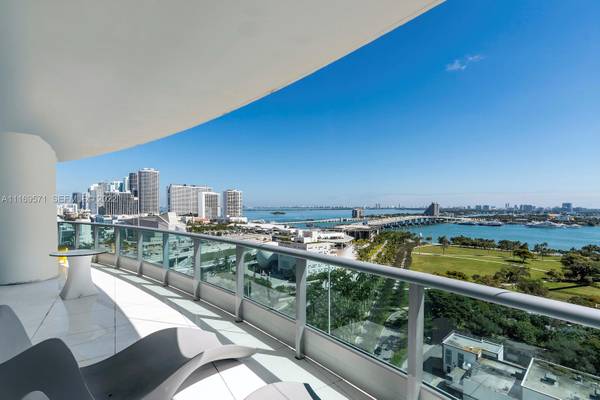Downtown 900 Biscayne Bay 3 bed 3.5 bath Condo for rent #2006 1