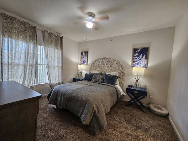 $1,078 / 1br - 727ft2 - Ready to Entertain with BBQ and Picnic Areas63832138324867123