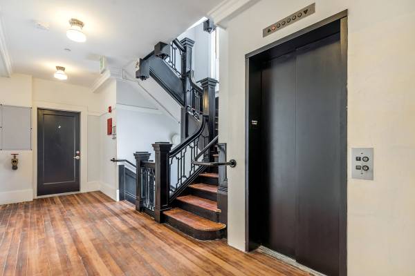 $2,345 / 2br - 850ft2 - Lovely New York Style 2bed with in unit W/D - Available Now! (oakland downtown)63664186327811122