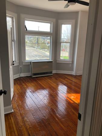 $1,200 / 1br - Downtown Johnson City (Johnson City)64035577393922122