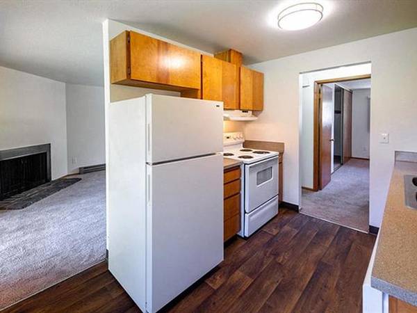 $1,311 / 1br - 686ft2 - Covered Parking, Red Tail Golf Course, Laundry Rooms, Refrigerator63777362843265121