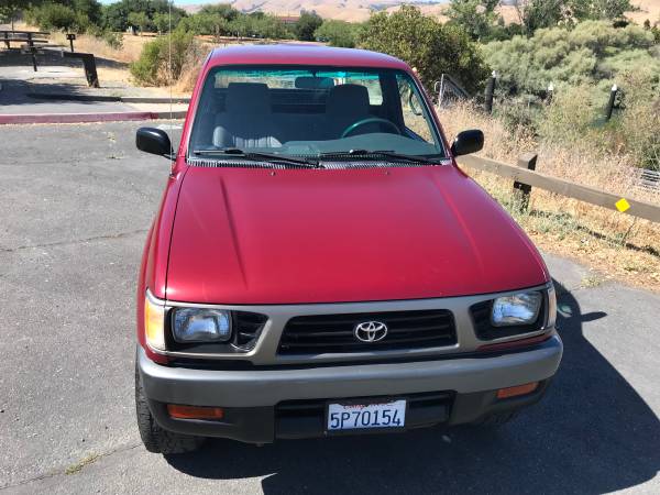 Toyota Tacoma 4x4 de 1997. Transmisión manual de 5 velocidades - $14,30063623879300353123