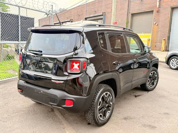 2016 Jeep Renegade TRAILHAWK 4x4 1 Owner Clean CarFax - $6,500 (Brooklyn)63654717355779122
