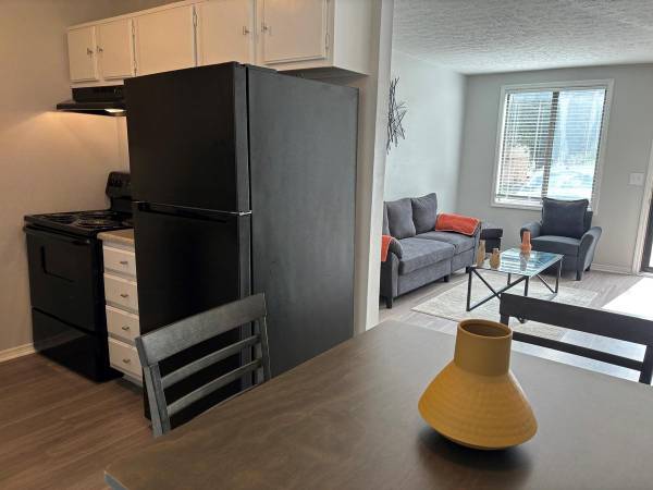 $1,099 / 1br - 640ft2 - Cable Ready, Walking Trails, Convenient Location (Nashville)63673250133249122