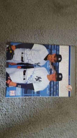 Signed NEW YORK YANKEES JIMMY KEY AND JIM ABBOTT PROGRAM JUNE 1993 aut 1