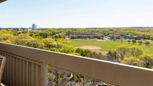 $1,185 / 1br - 811ft2 - Located in Saint Paul, 1/bd, Air Conditioning (170 Ruth Street North, Saint Paul, MN)64048421447811120