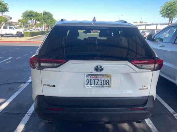 2020 Toyota RAV4 Hybrid suv Super White - $19,998 (_Toyota _ _ RAV4 Hybrid _)63438826398337124