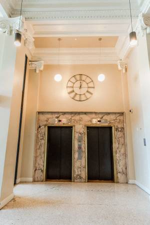$1,499 / 1br - 300ft2 - Hardwood Floors, Renovated Interiors, Vintage Moldings (Seattle)63874307226627121
