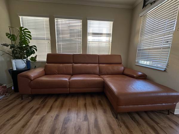Modani Thompson Power Motion Sectional Sofa 1
