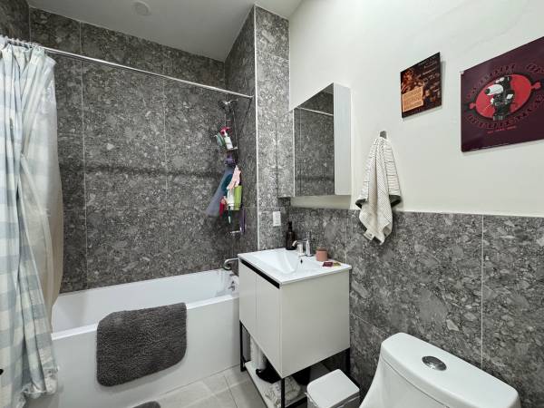 $3,500 / 3br - Bushwick - Beautiful 3 Bedroom - Backyard - Dishwasher - No fee!! (Bushwick)63684763086593123