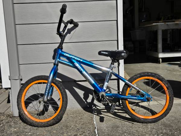 Encontrado: bicicleta BMX Mongoose, azul (Hillsboro)64199427103491120