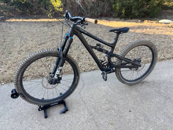Specialized Status 2 170 (Medium) 1