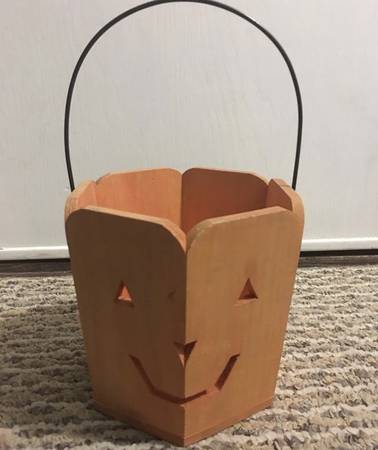 Wooden Jack-O-Lantern Bucket with Carving Tools 1