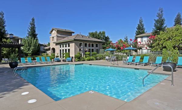 $2,500 / 2br - 1060ft2 - #1218 Arezzo Planta Baja Garaje 10X20 2 Dormitorios, 2 Baños (Área de Roseville Galleria)63900439662595124