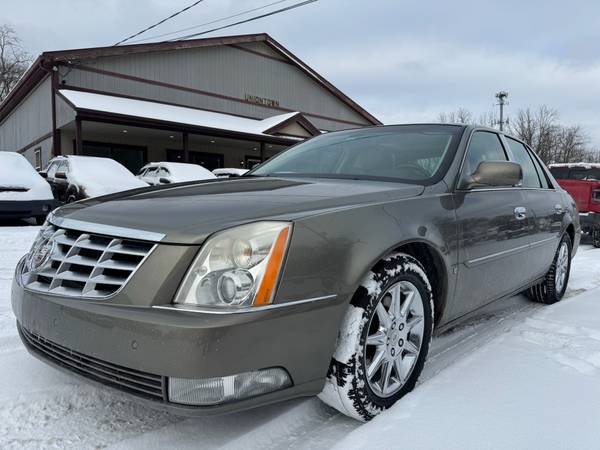 2010 Cadillac DTS Luxury Collection - 4.6 V8 - Only 76,000 Miles! 1
