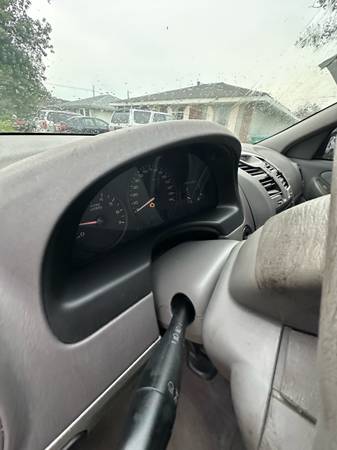 CHEVROLET MALIBU USADO 2005 - $1,200 (Kenner)63612931838593123
