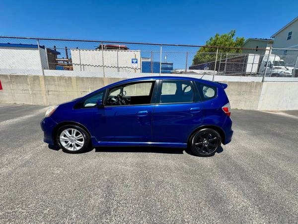 Honda Fit 2010 Sport - $5,499 (Seattle)63624422596355122
