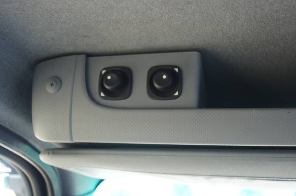 2018 Isuzu NPR 16' box - Photo 10