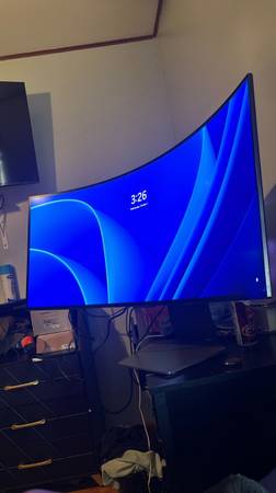 LG UltraGear 39” Gaming Monitor – Excellent Condition, Fast & Immersive Disp 1