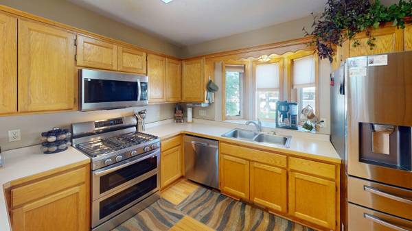 $339,900 / 4br - 1806ft2 - Spacious, Move-In Ready Home in Prime Elk River Location — 4BR/2BA (18539 Queen Street NW)63868699643523121