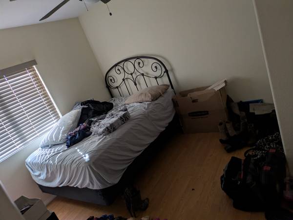 Room for rent 1