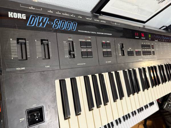 Korg DW-8000 Synthesizer 1