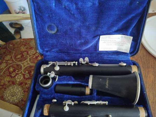 Clarinet in good working condition 1