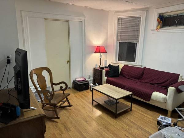 $650 Kensington Sublet: Buscando Compañero de Cuarto - A partir del 1 de octubre. (Brooklyn)63698533592707120