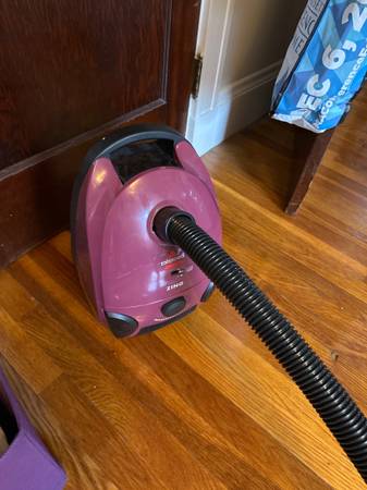 Bissell zing canister vac 1
