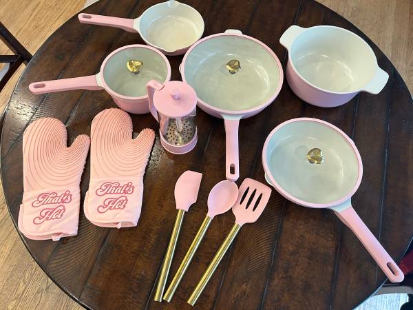 Pink Kitchen set Paris Hilton 1