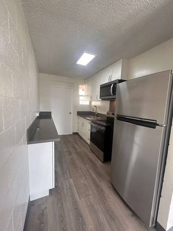 $2,040 / 2br - 650ft2 - Two Bedroom In Waipahu - Renovated MUST SEE (94-111 Pupunohe St, Waipahu, HI)63939534055811121
