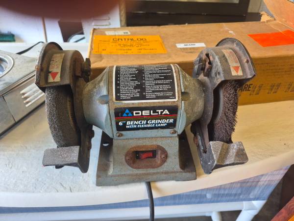 delta bench grinder 1