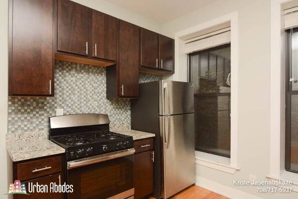 $3,395 / 3br - 1000ft2 - $300 off First Months Rent 3 Bedroom, 1 Bath in Lakeview (Lakeview)63781655373955121