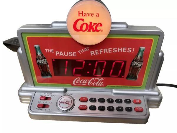 Vintage 1995 coca cola digital alarm clock lights up! Never used 1