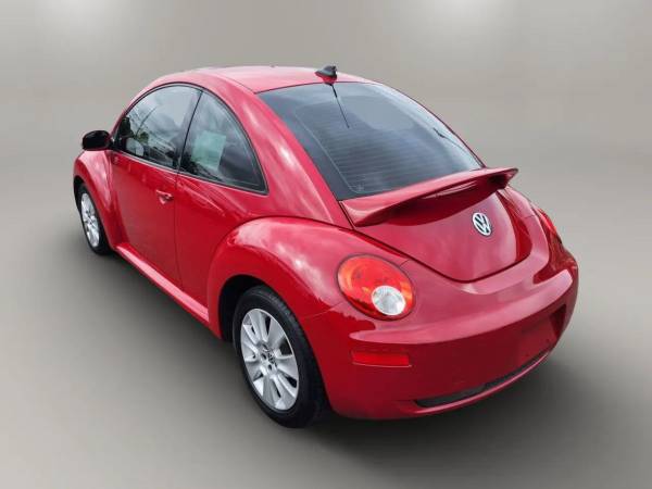 2010 Volkswagen New Beetle - ¡Financiamiento disponible! Carfax, ven a vernos - $6500.0063487393229059121
