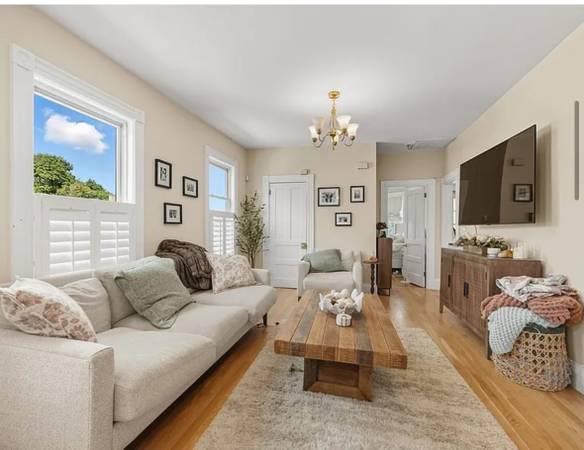 $3,600 / 3br - 1300ft2 - 3 Bed 1 Bath available in Neponset (Dorchester)63951007086851122