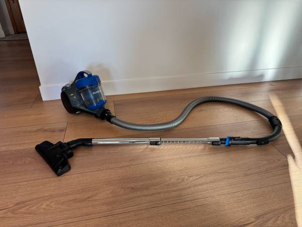 Eureka WhirlWind Bagless Canister 2.5L Vacuum Cleaner 1