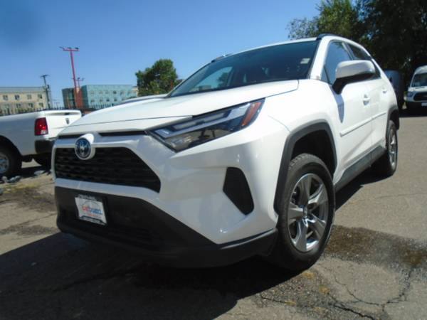 2024 Toyota RAV4 Hybrid LE AWD (Natl) 1