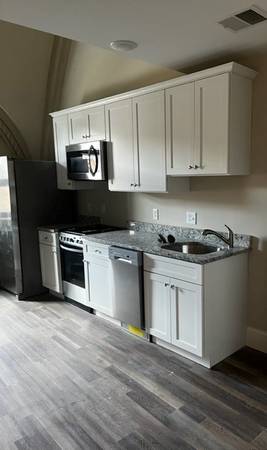 $1,545 / 1br - 438ft2 - Charming 1-Bedroom at a Charming Price! (Pawtucket)64002828821889124
