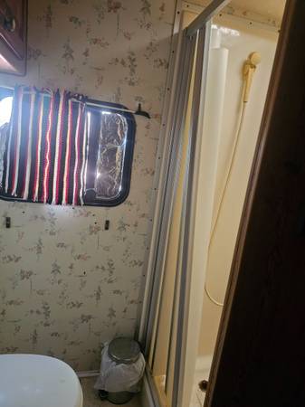 $180 / 1br - River front rv weekly rentals (5196 lindgreen river st)64036534200578120