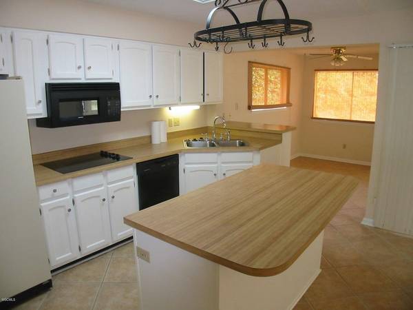 $228,000 / 2br - 1751ft2 - ¡VIVIENDA EN CAMPO DE GOLF! Casa -Diamondhead MS (Diamondhead)63761983933825123