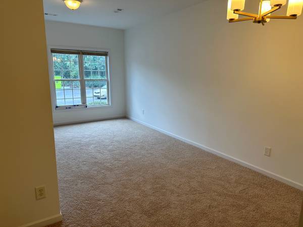 $1,300 / 2br - 1150ft2 - Townhouse in Clayton (Clayton)63968073118595123