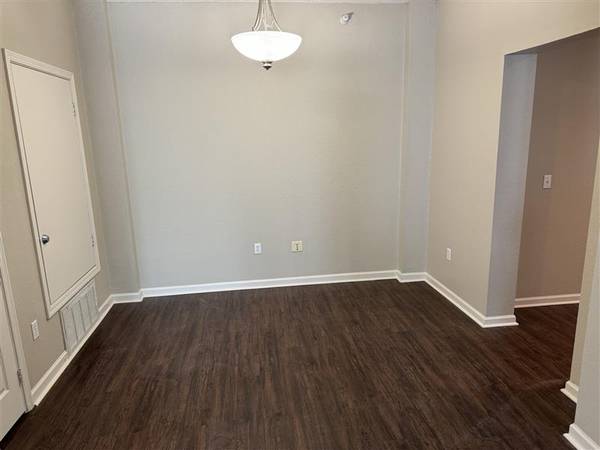 $1,245 / 1br - 1025ft2 - Spacious 1-Bedroom + Den – Move-In Special + Next Month FREE!! (Omaha)64020673083523124